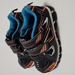 Starter Boy's Size 7 Velcro Sneakers #S-166